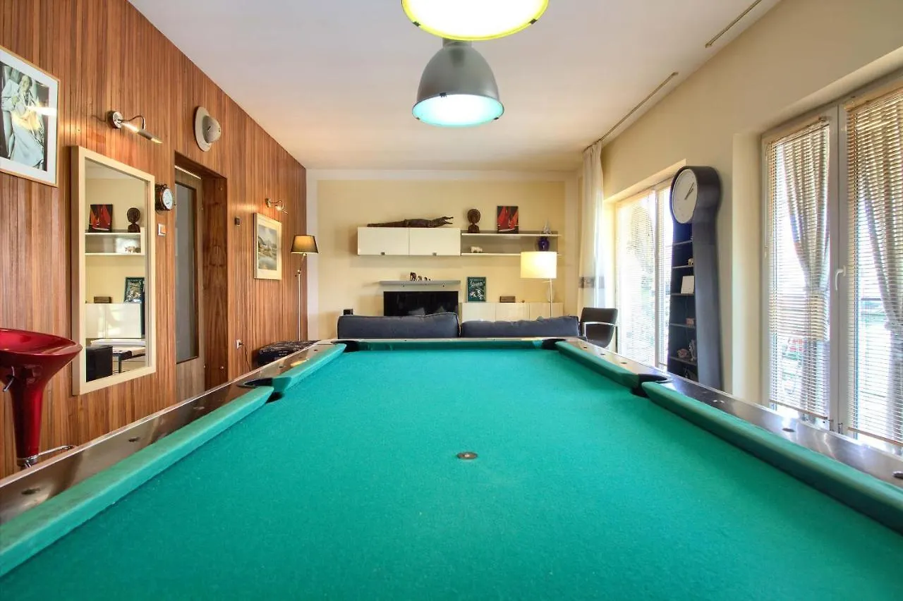 Lovely Holiday Home Pjacal II With Pool In Póla