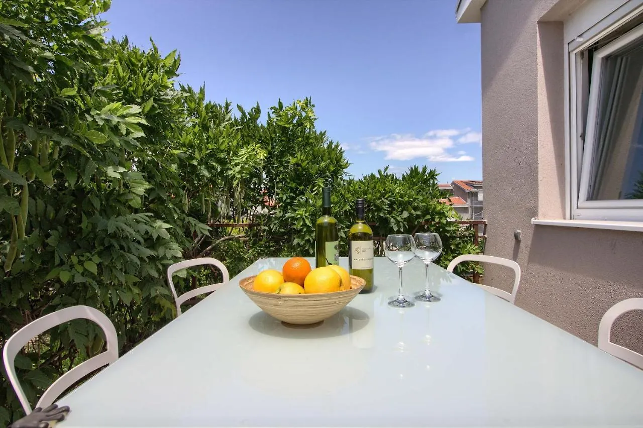 Lovely Holiday Home Pjacal II With Pool In Póla 0*,