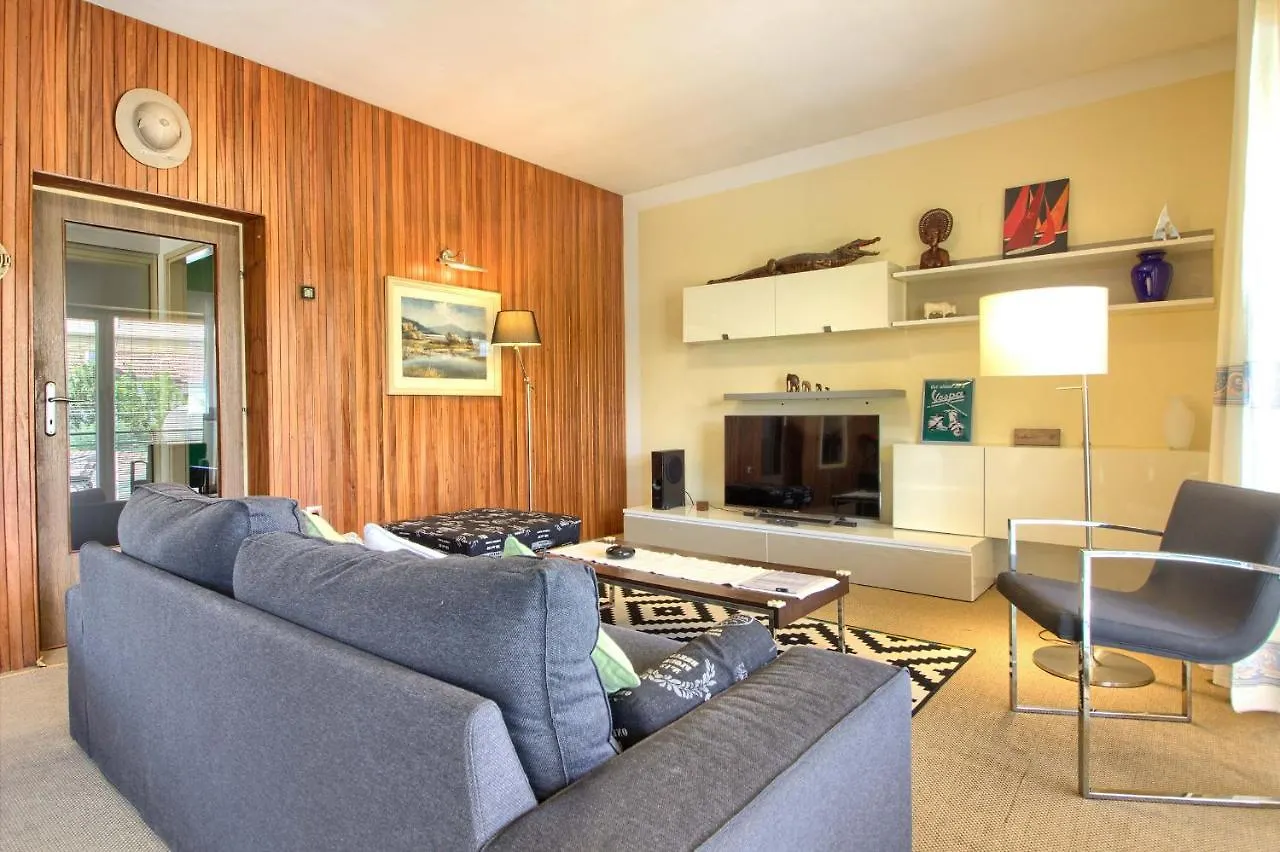 Lovely Holiday Home Pjacal II With Pool In Póla Apartman